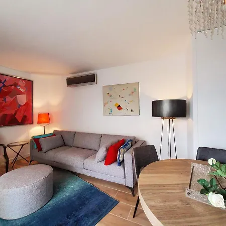 Atico Esquinero Muy Soleado Con La Terraza De 50 M2