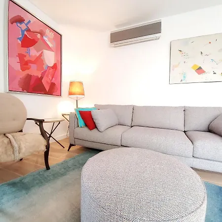 Atico Esquinero Muy Soleado Con La Terraza De 50 M2 * Sitges