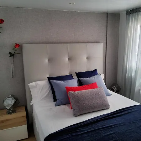 Apartment Atico Esquinero Muy Soleado Con La Terraza De 50 M2 *