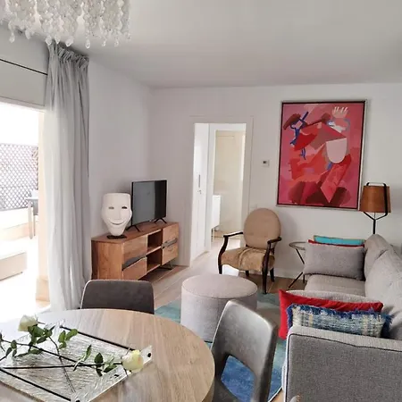 Atico Esquinero Muy Soleado Con La Terraza De 50 M2