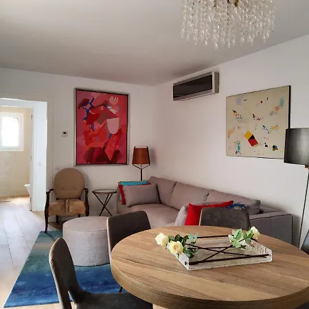 Atico Esquinero Muy Soleado Con La Terraza De 50 M2 Apartment Sitges